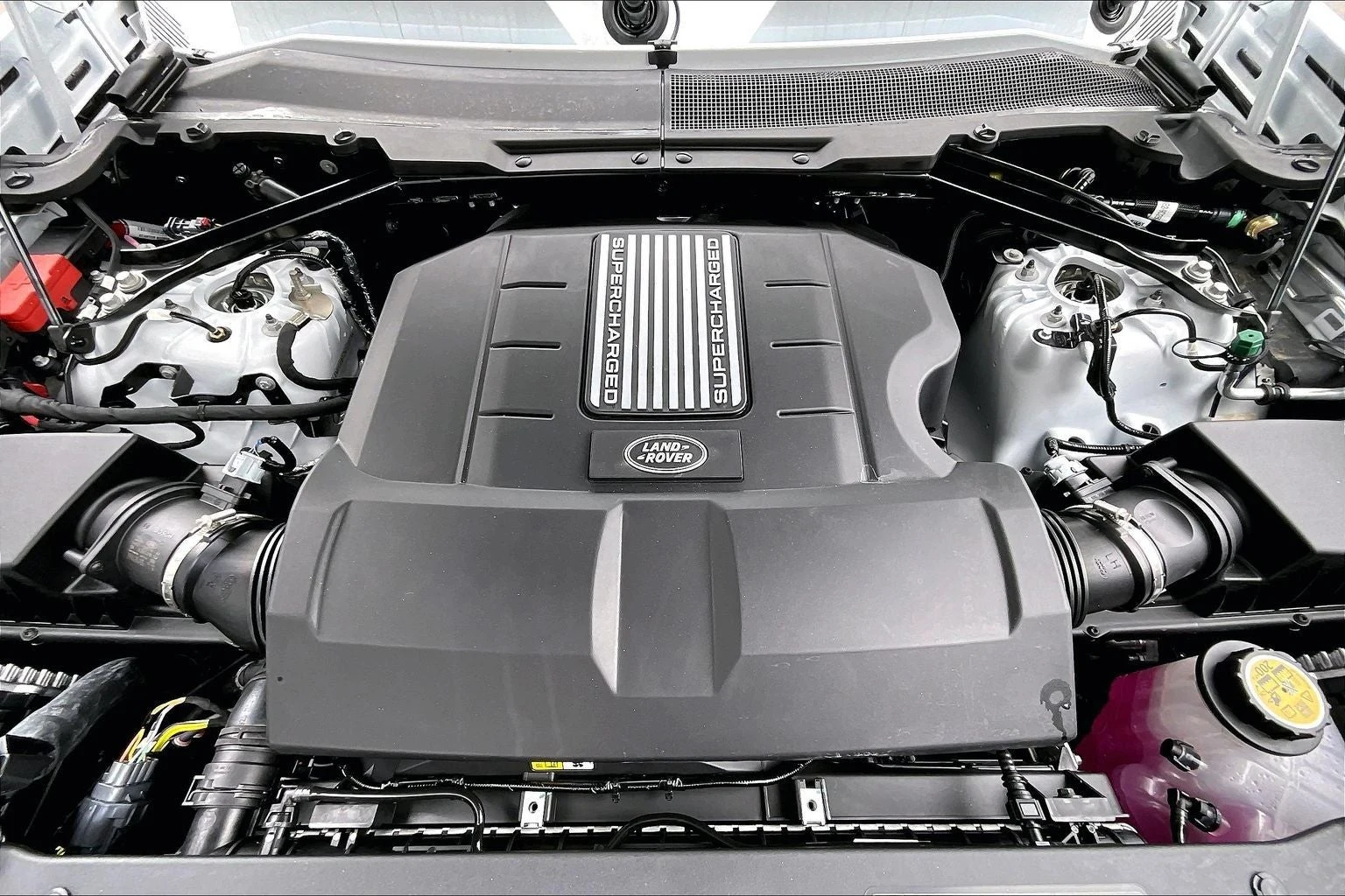 2026 Land Rover Defender 110 V8 (L663), 11/14