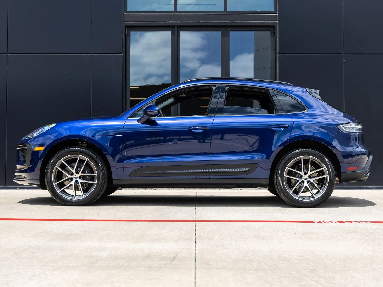 2026 Porsche Macan (95B), 2/20