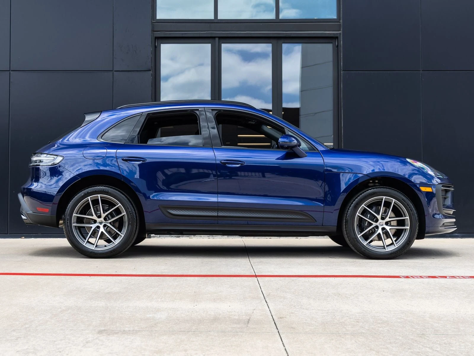 2026 Porsche Macan (95B), 12/20