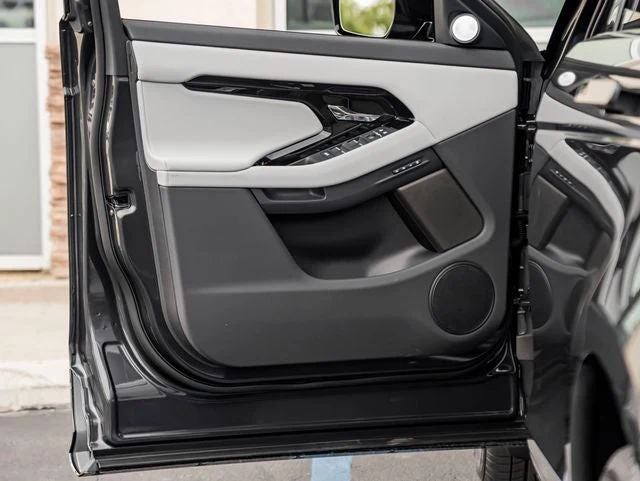 2026 Land Rover Range Rover Evoque Dynamic SE (L551), 12/20