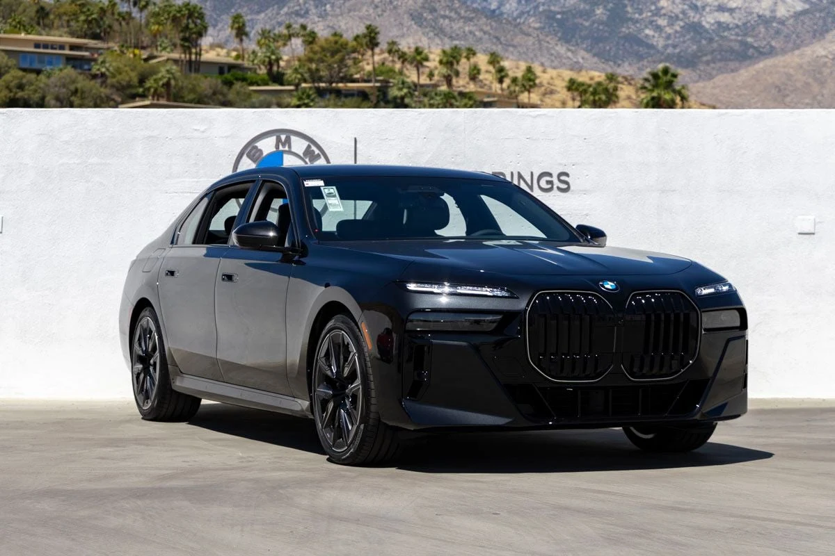 2026 BMW 760i xDrive (G70), 2/20