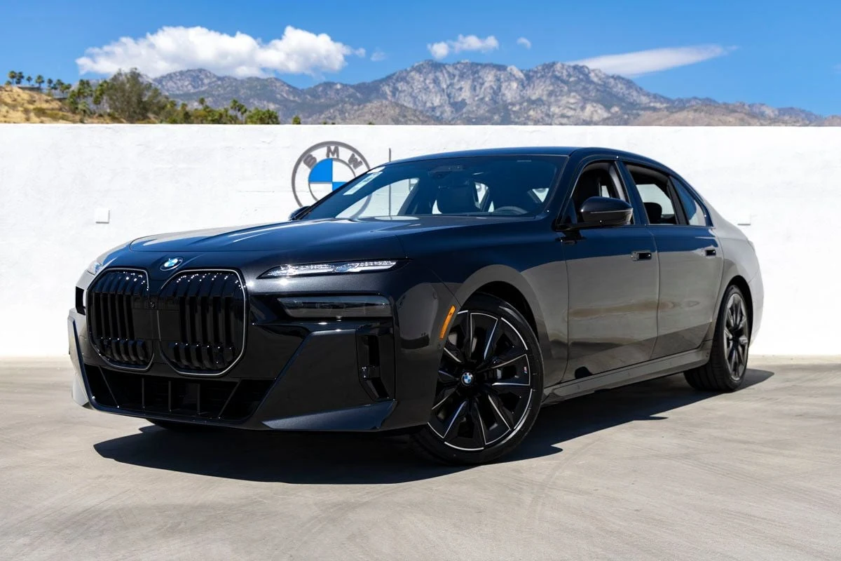 2026 BMW 760i xDrive (G70), 8/20