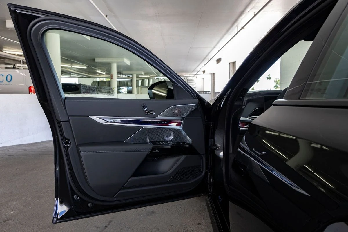 2026 BMW 760i xDrive (G70), 14/20