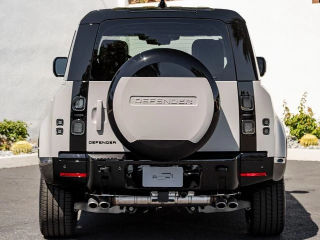 2026 Land Rover Defender 110 X-Dynamic SE (L663), 8/20