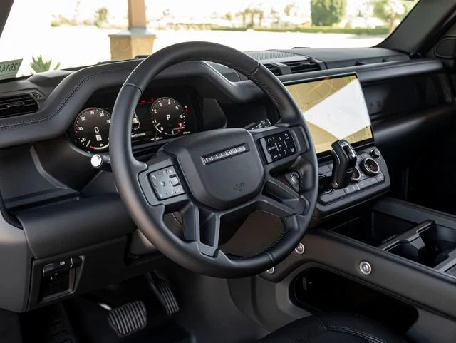 2026 Land Rover Defender 110 X-Dynamic SE (L663), 16/20
