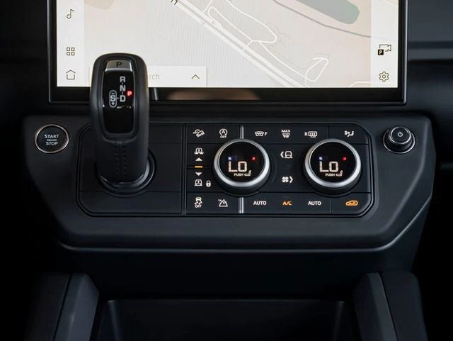 2026 Land Rover Defender 110 X-Dynamic SE (L663), 19/20