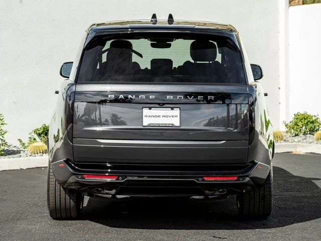 2026 Land Rover Range Rover SE LWB (L460), 8/20