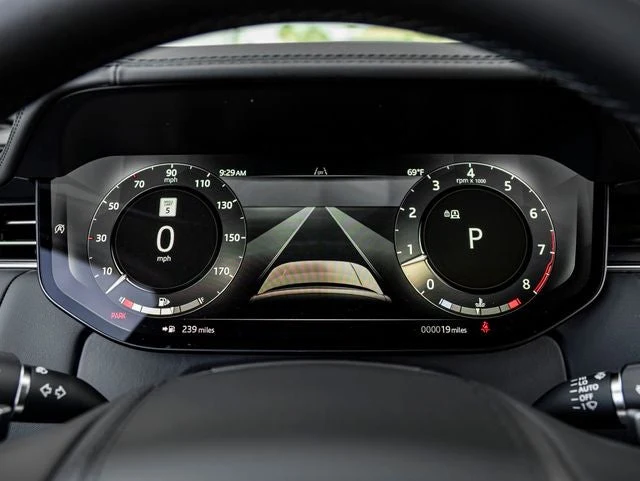 2026 Land Rover Range Rover SE LWB (L460), 17/20