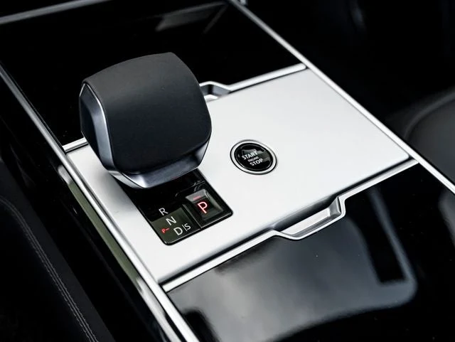 2026 Land Rover Range Rover SE LWB (L460), 20/20