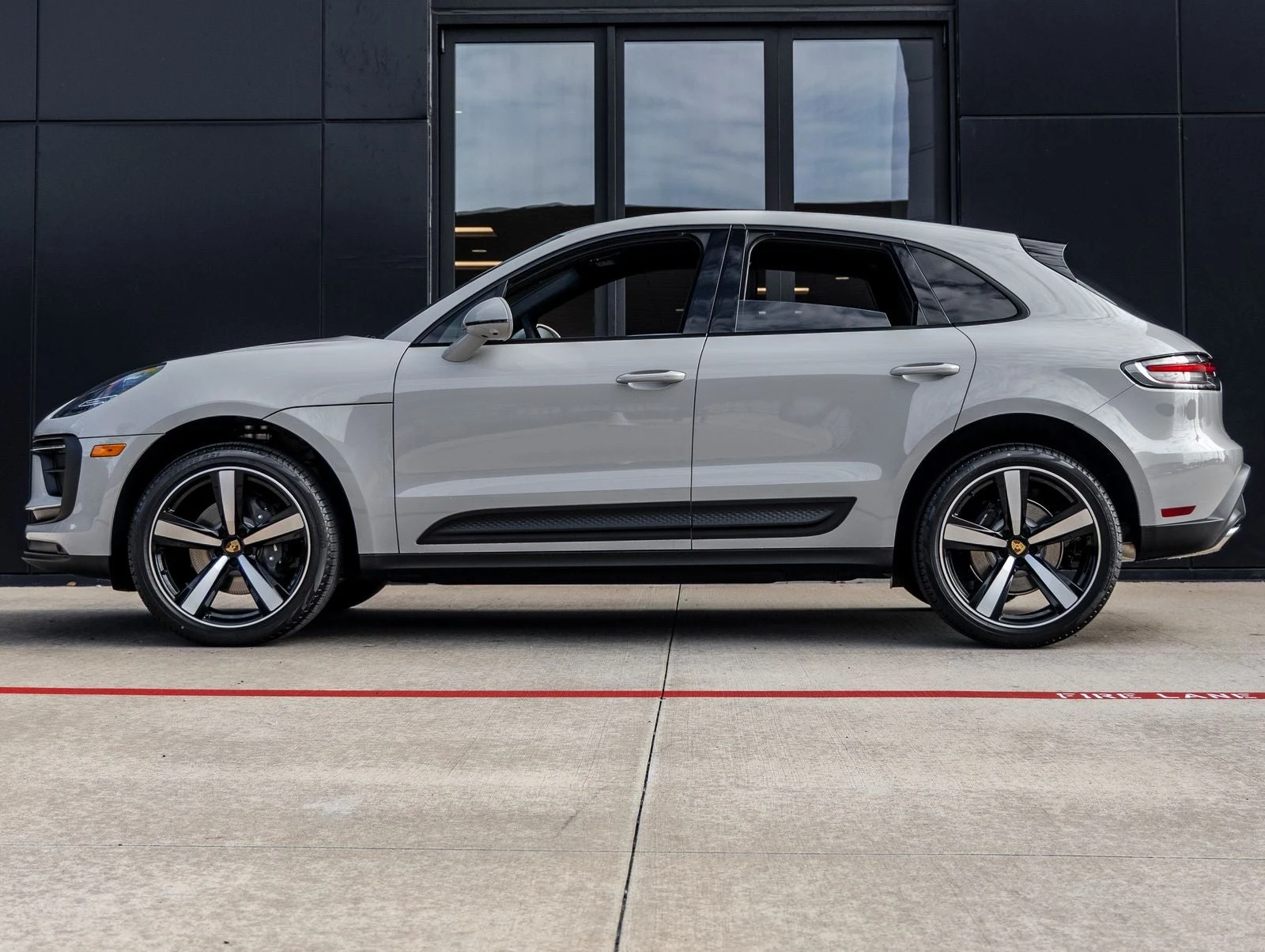 2026 Porsche Macan (95B), 2/20