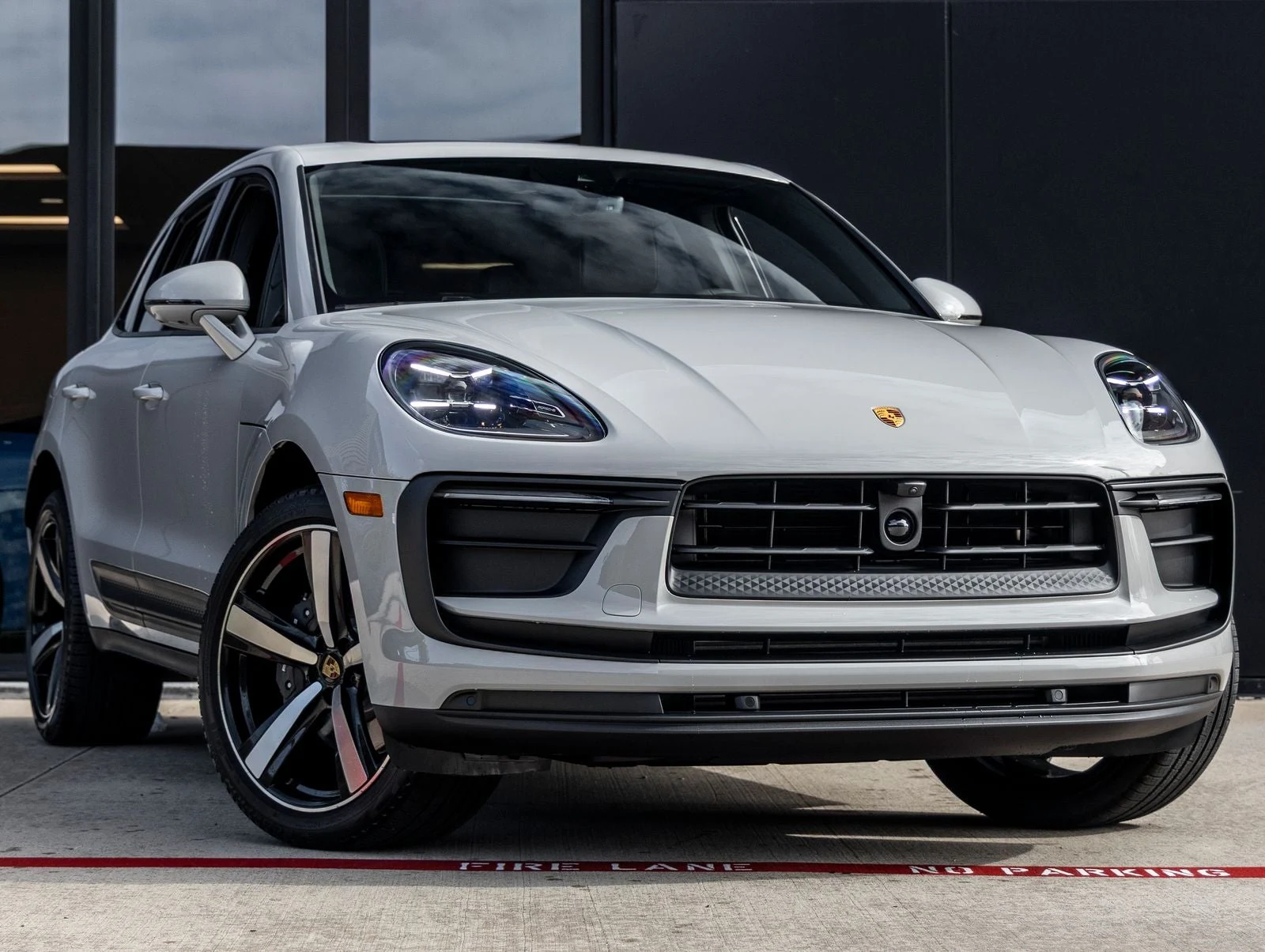2026 Porsche Macan (95B), 6/20