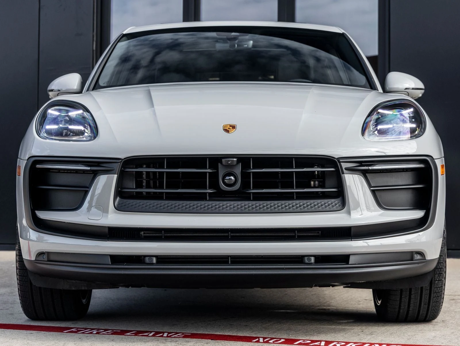 2026 Porsche Macan (95B), 8/20
