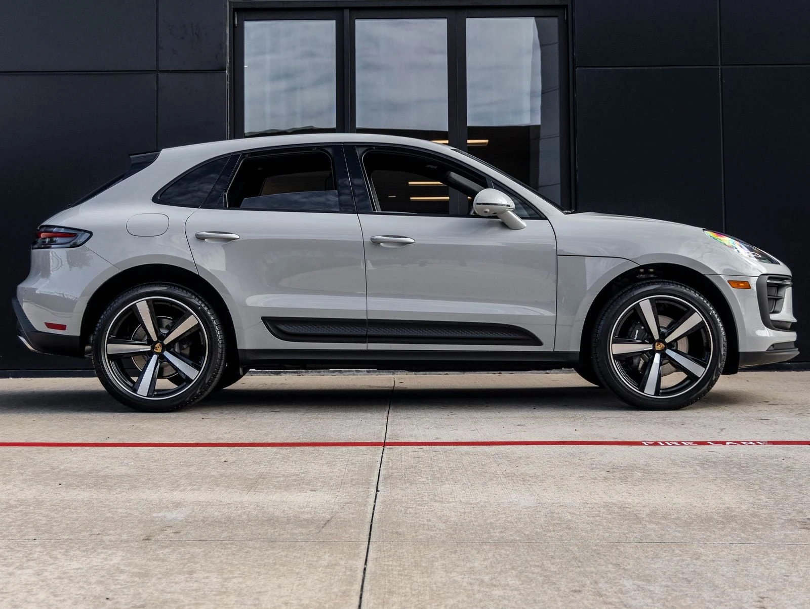 2026 Porsche Macan (95B), 12/20