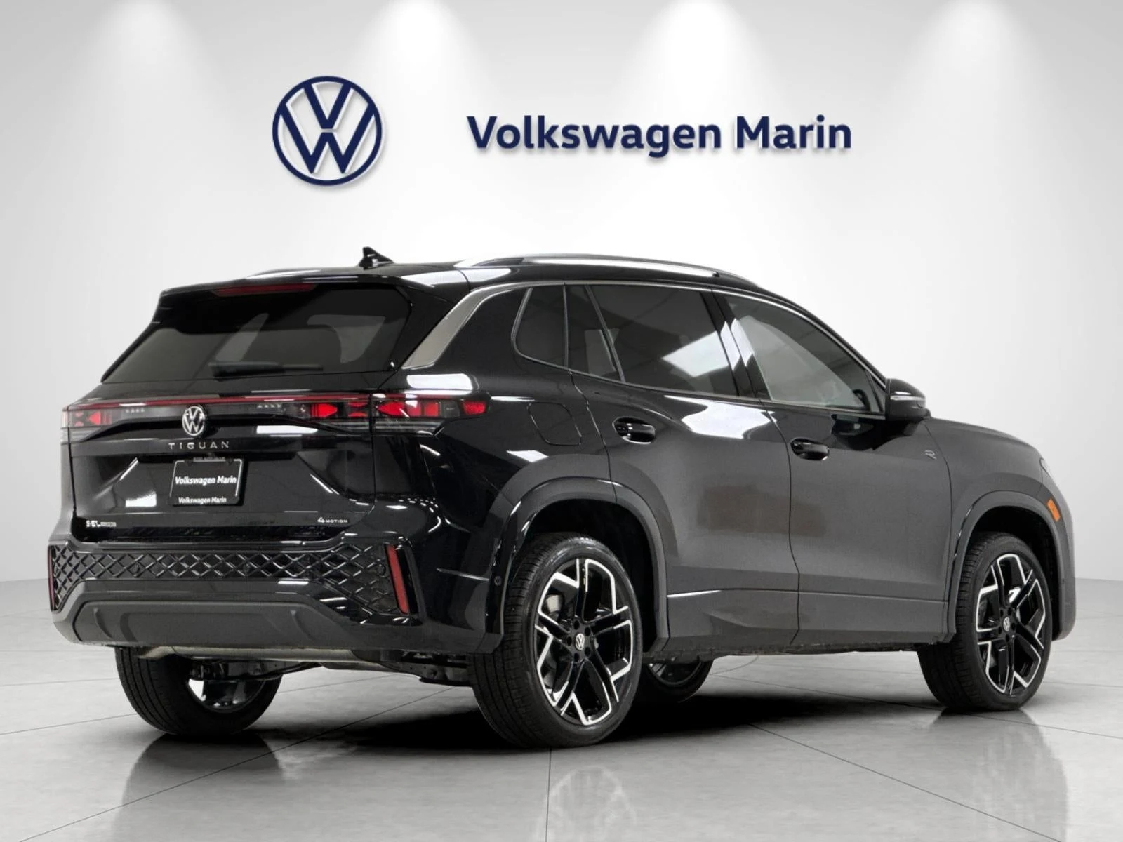 2026 Volkswagen Tiguan SEL R-Line Turbo (3rd Generation North America), 5/20