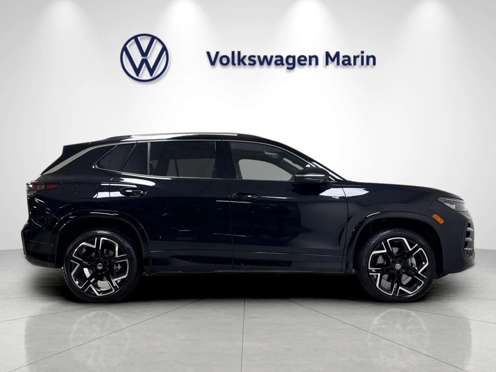 2026 Volkswagen Tiguan SEL R-Line Turbo (3rd Generation North America), 6/20