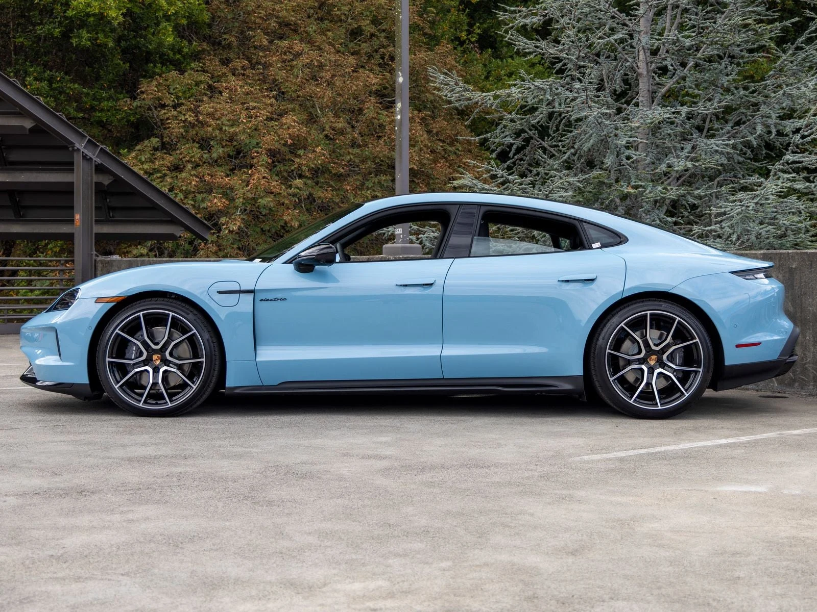 2026 Porsche Taycan Black Edition (2025 Update), 2/20