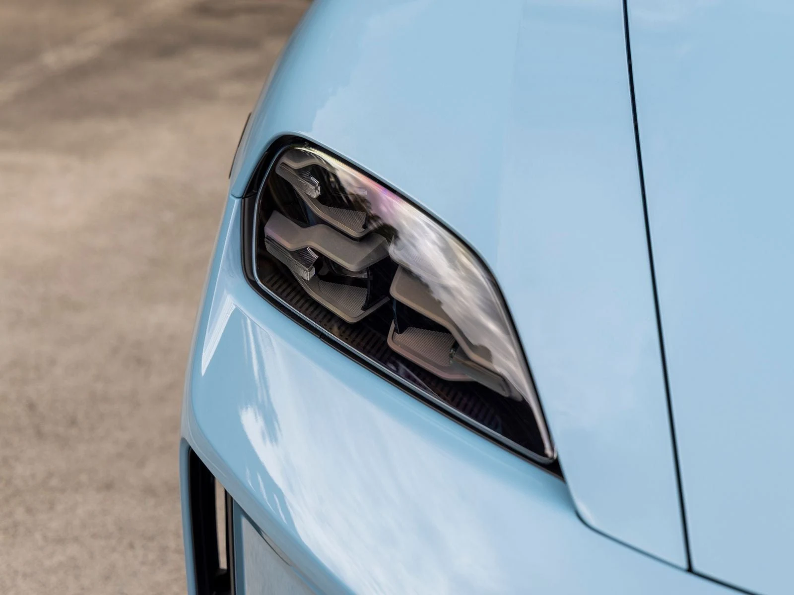 2026 Porsche Taycan Black Edition (2025 Update), 14/20