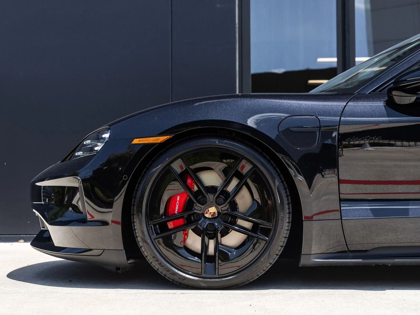 2026 Porsche Taycan GTS (2025 Update), 13/20