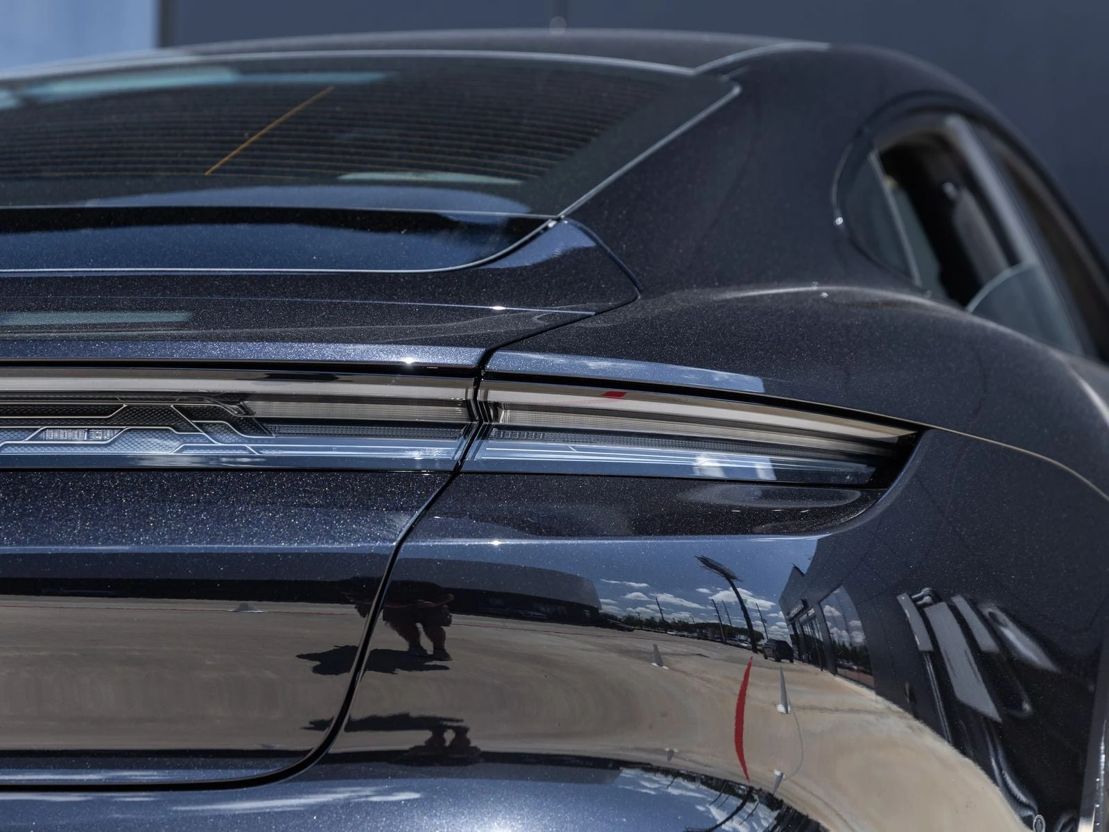2026 Porsche Taycan GTS (2025 Update), 17/20