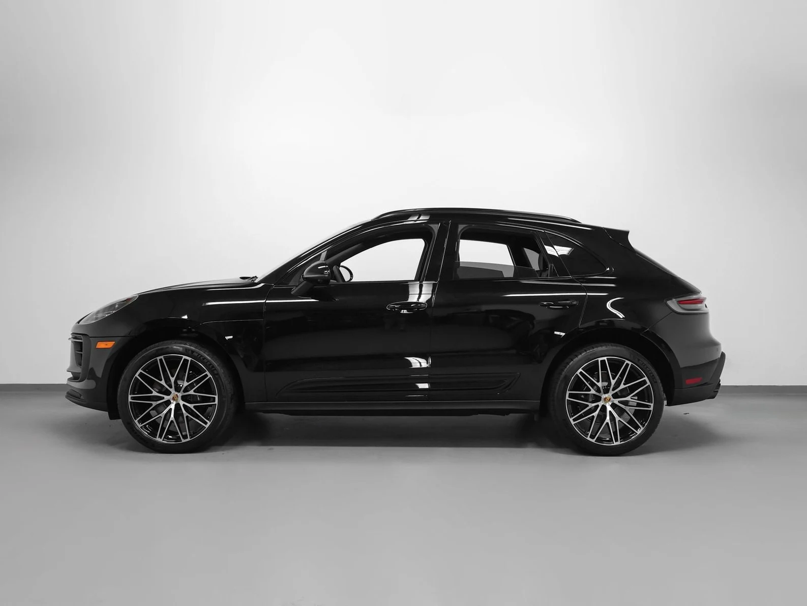 2026 Porsche Macan S (95B), 2/20