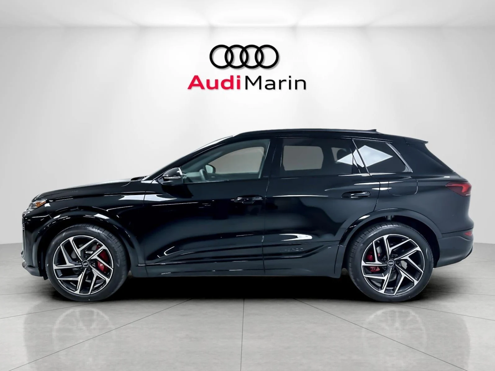 2027 Audi SQ6 e-tron Premium Plus, 2/20