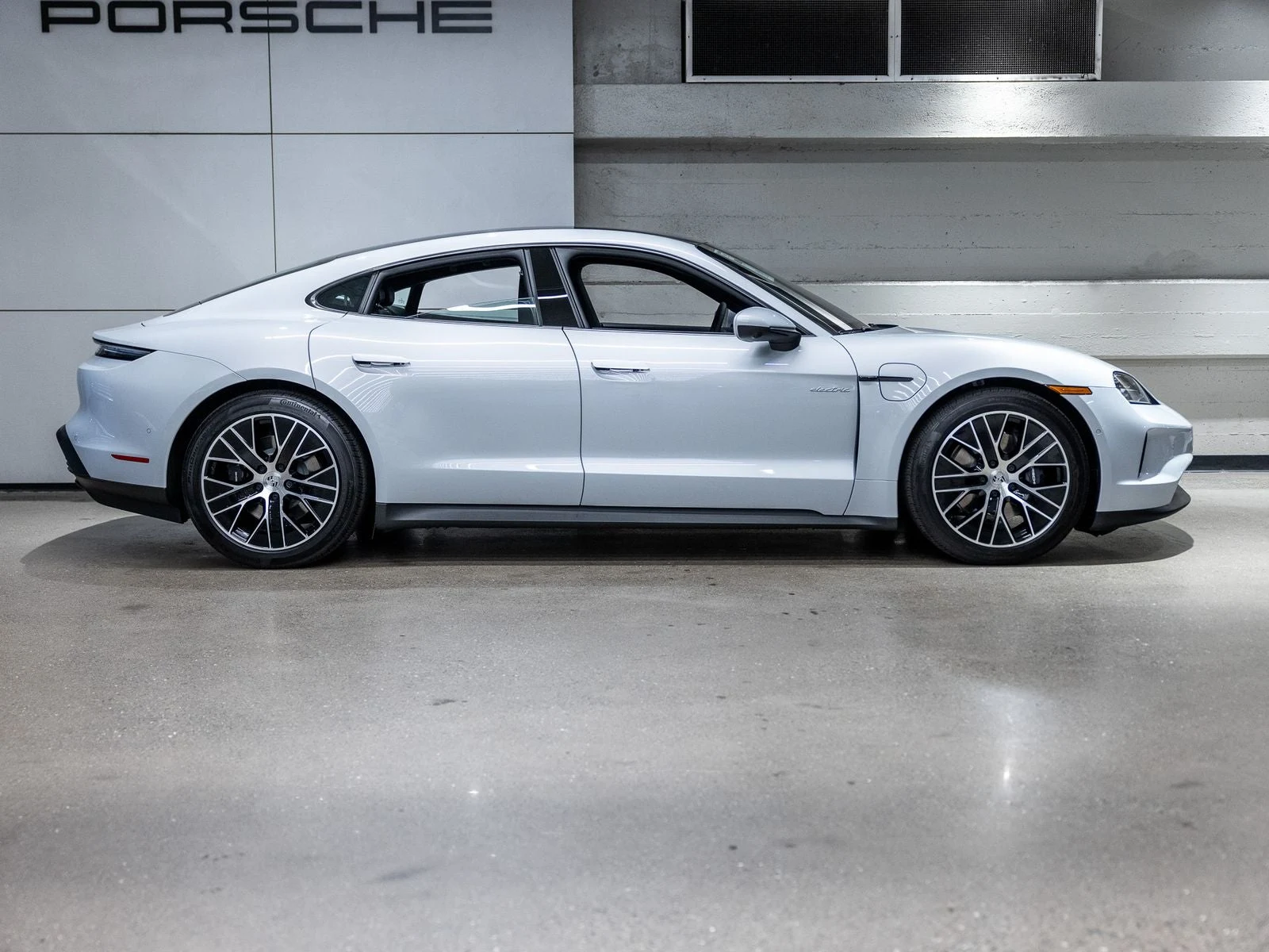 2026 Porsche Taycan 4 Sedan (2025 Update), 9/20