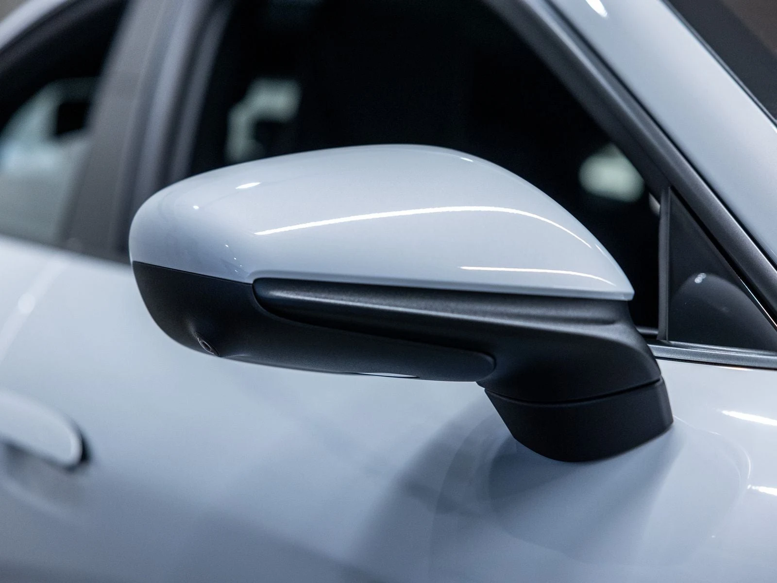 2026 Porsche Taycan 4 Sedan (2025 Update), 14/20