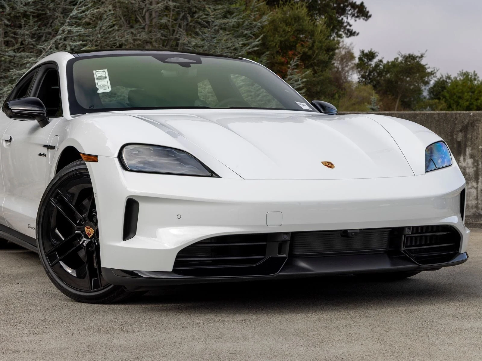 2026 Porsche Taycan 4 Black Edition (2025 Update), 9/20