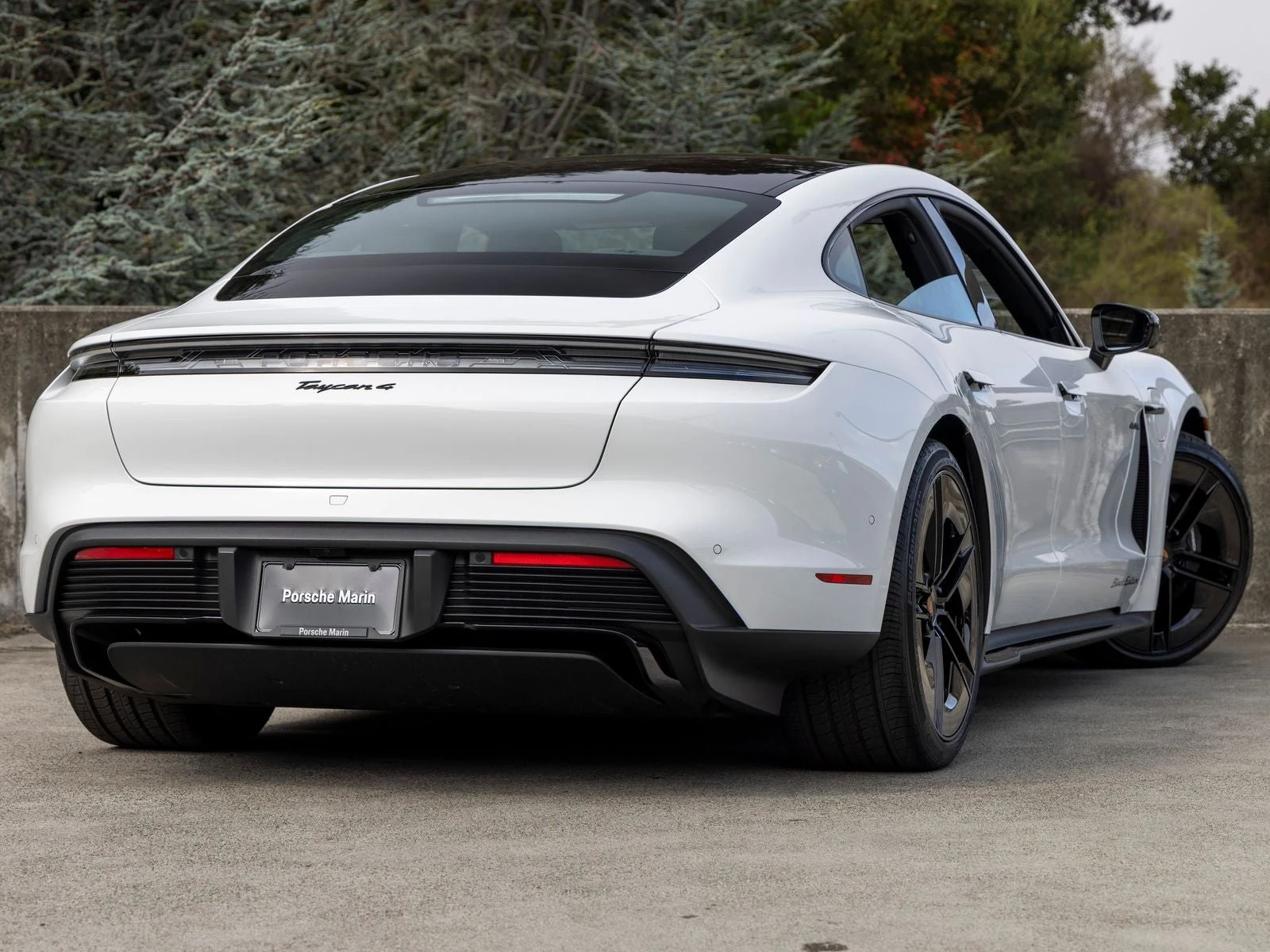 2026 Porsche Taycan 4 Black Edition (2025 Update), 11/20