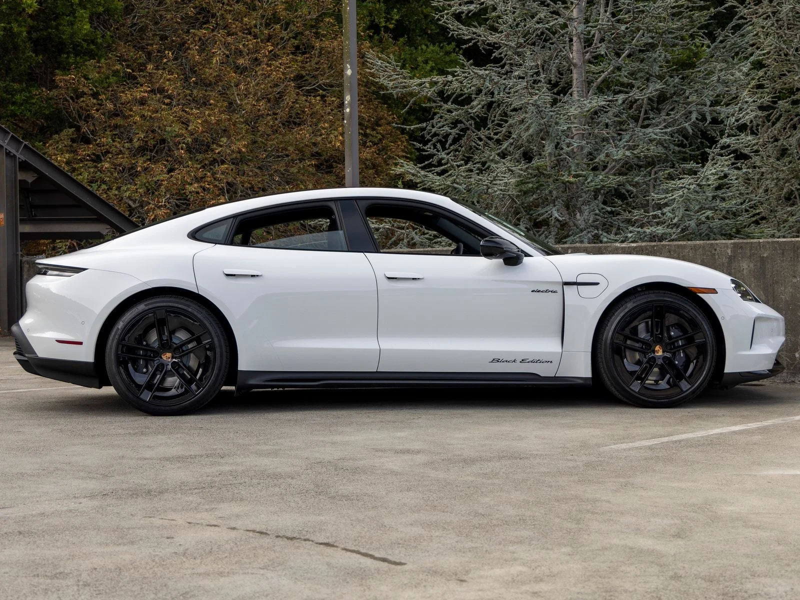 2026 Porsche Taycan 4 Black Edition (2025 Update), 12/20