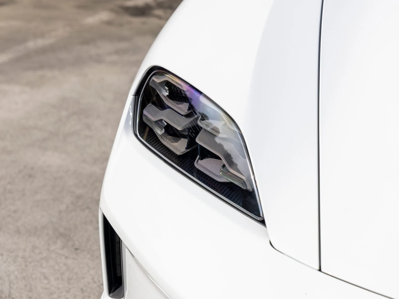 2026 Porsche Taycan 4 Black Edition (2025 Update), 14/20