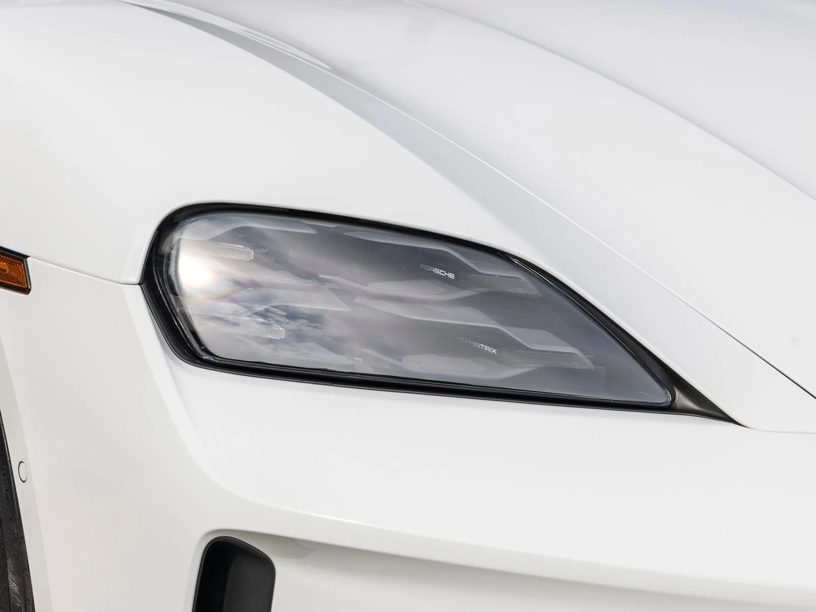 2026 Porsche Taycan 4 Black Edition (2025 Update), 15/20