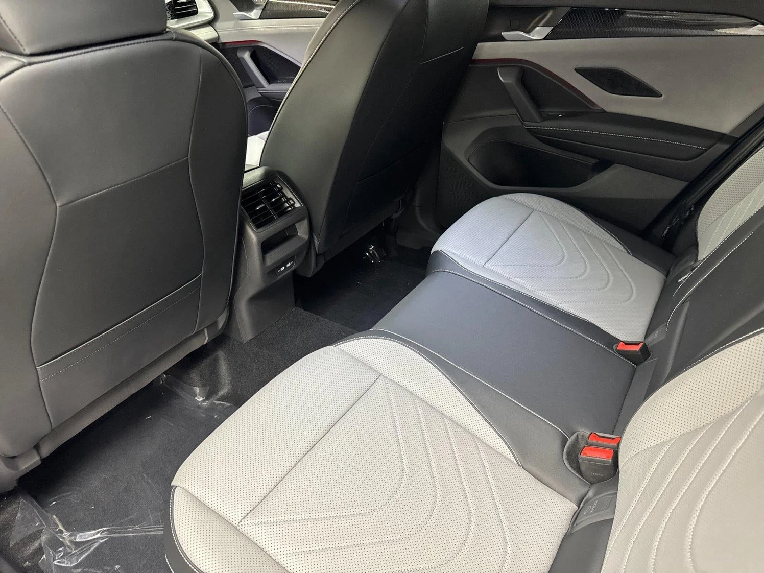 2026 Volkswagen Tiguan SE R-Line Black (3rd Generation North America), 11/20