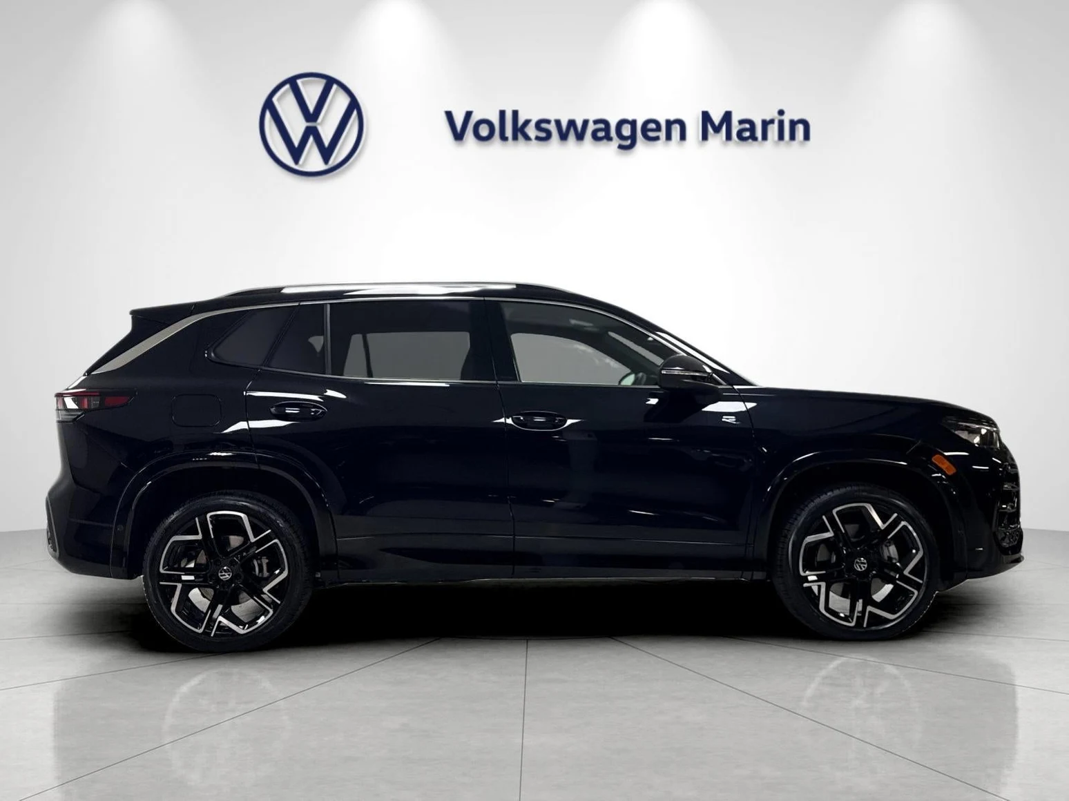 2026 Volkswagen Tiguan SEL R-Line Turbo (3rd Generation North America), 6/20