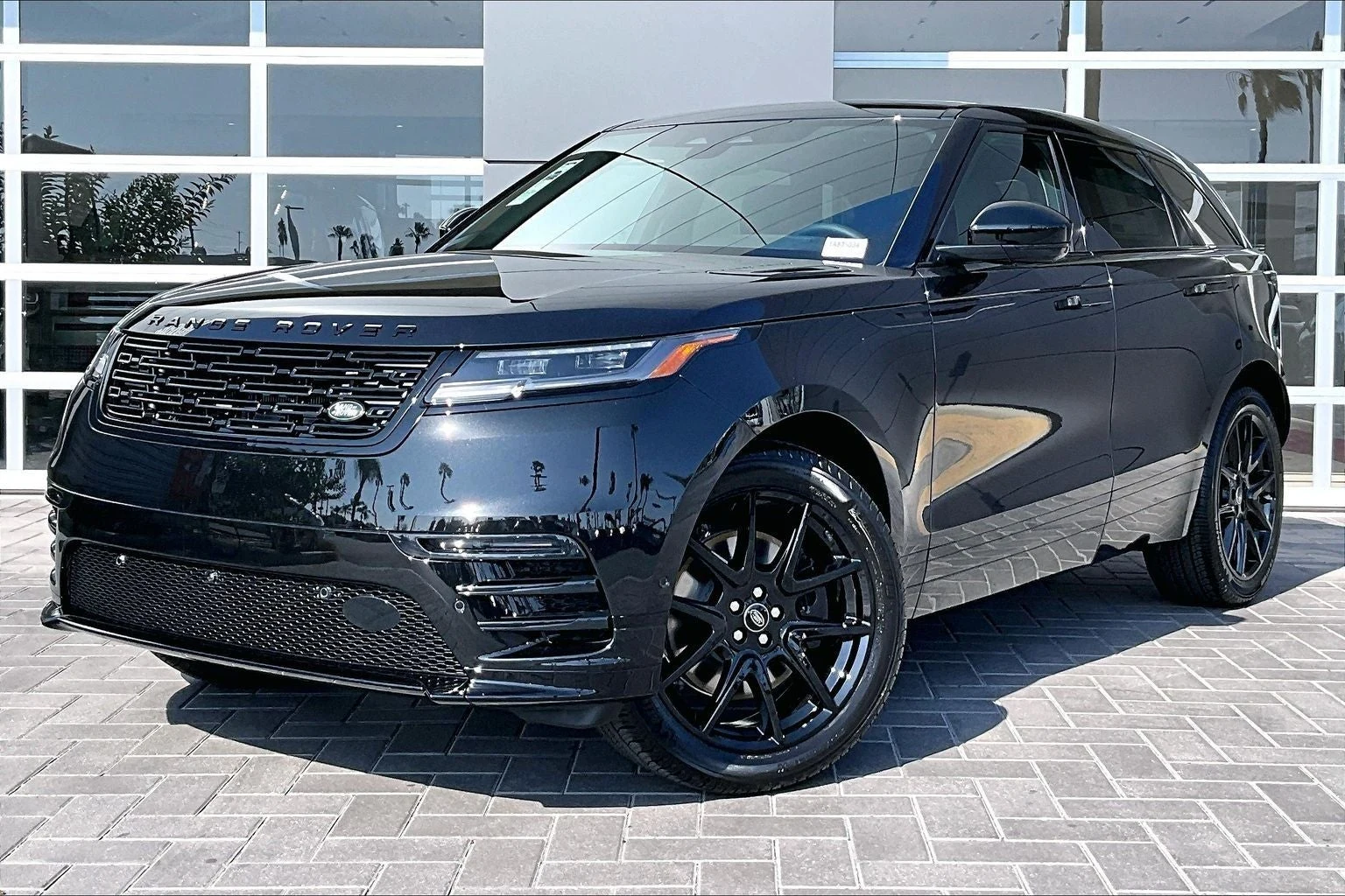 Land Rover Range Rover Velar Dynamic SE (L560) · Santorini Black · Indigo Auto Group