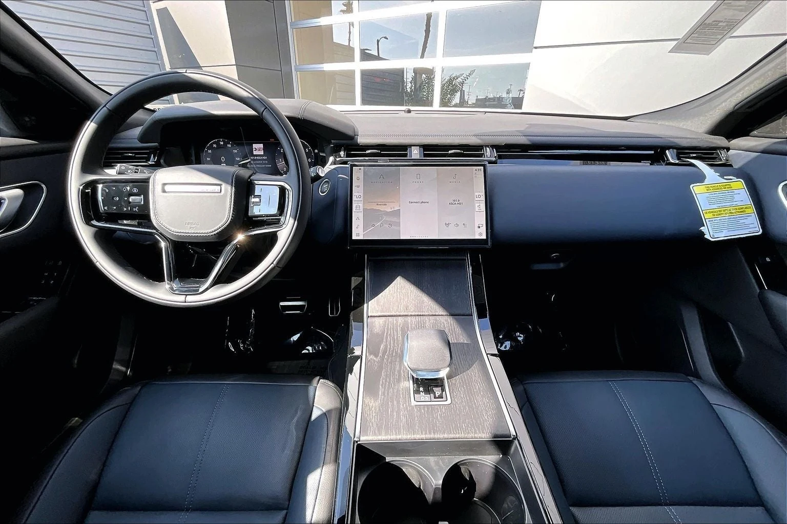 2026 Land Rover Range Rover Velar Dynamic SE (L560), 5/14