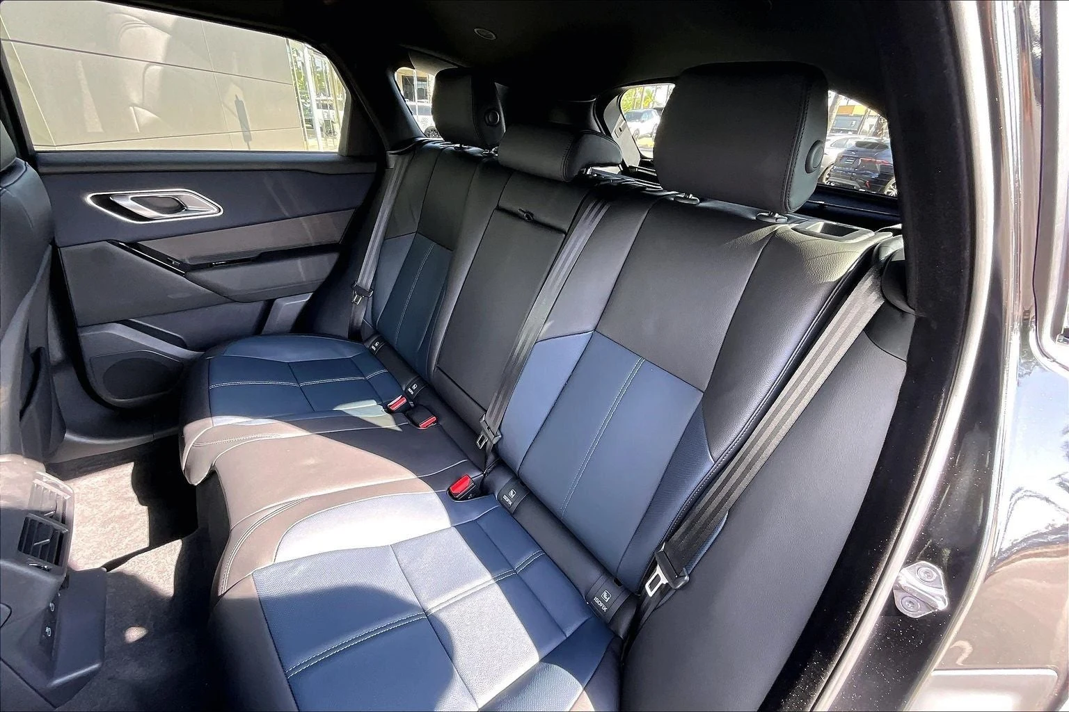 2026 Land Rover Range Rover Velar Dynamic SE (L560), 10/14