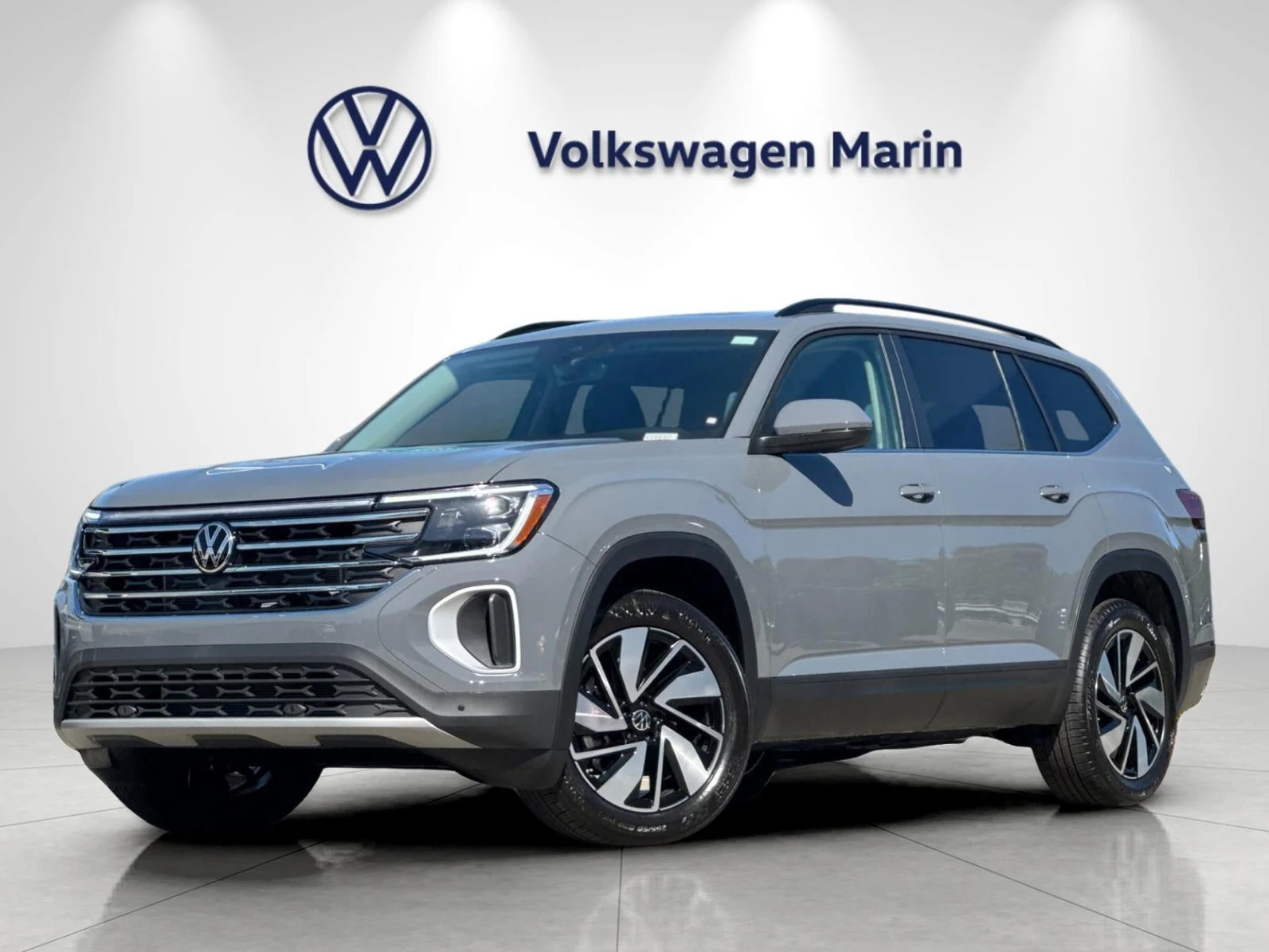Volkswagen Atlas 2.0T SE with Technology (2024 Update) · Pure Gray · Indigo Auto Group