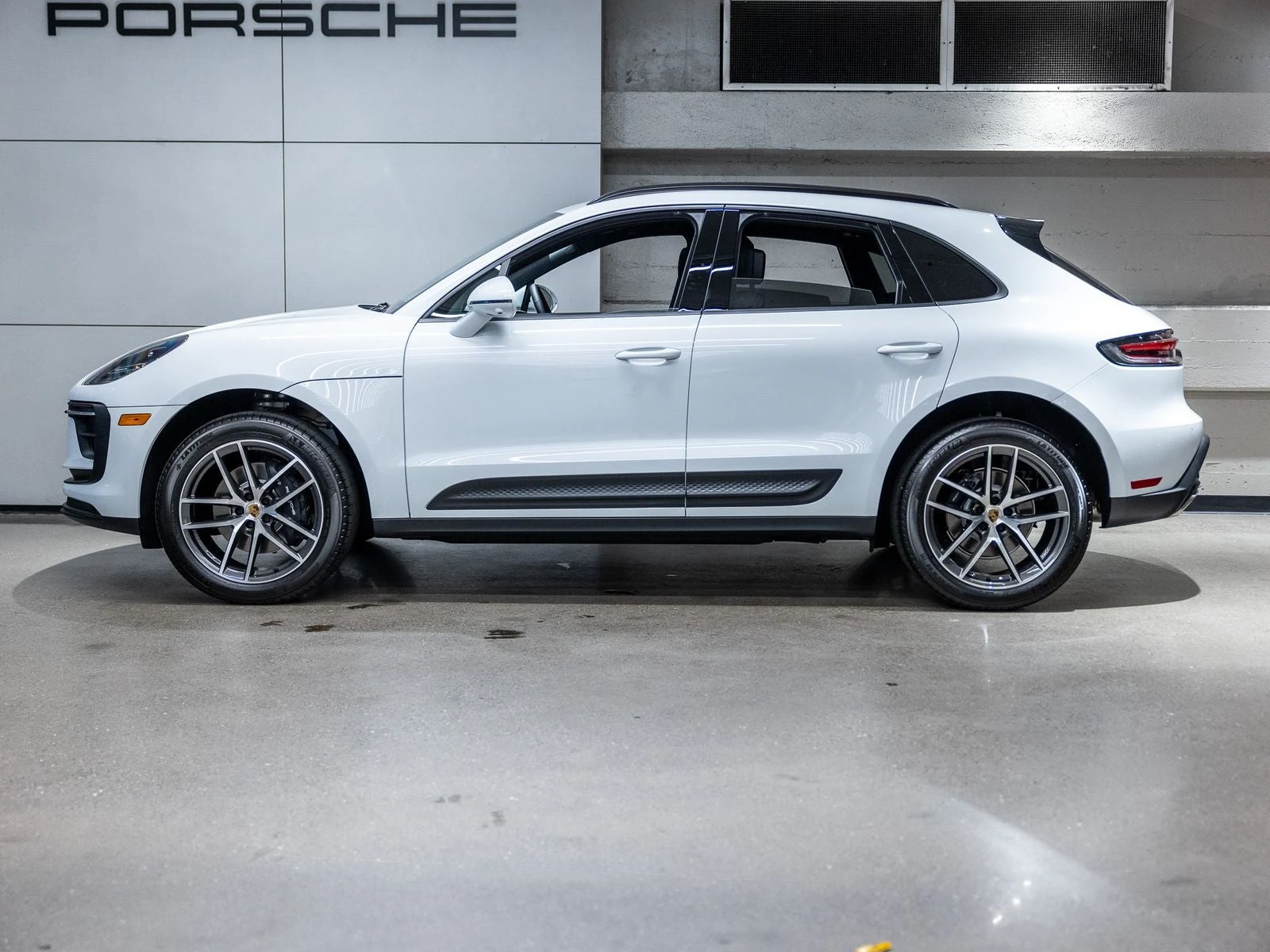 2026 Porsche Macan (95B), 2/20