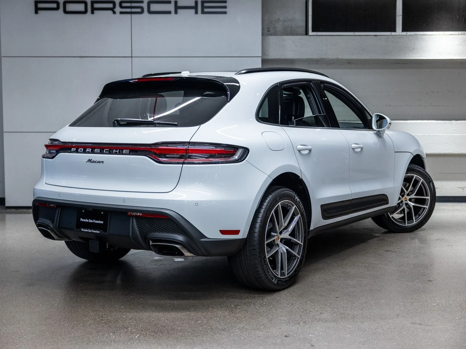 2026 Porsche Macan (95B), 8/20
