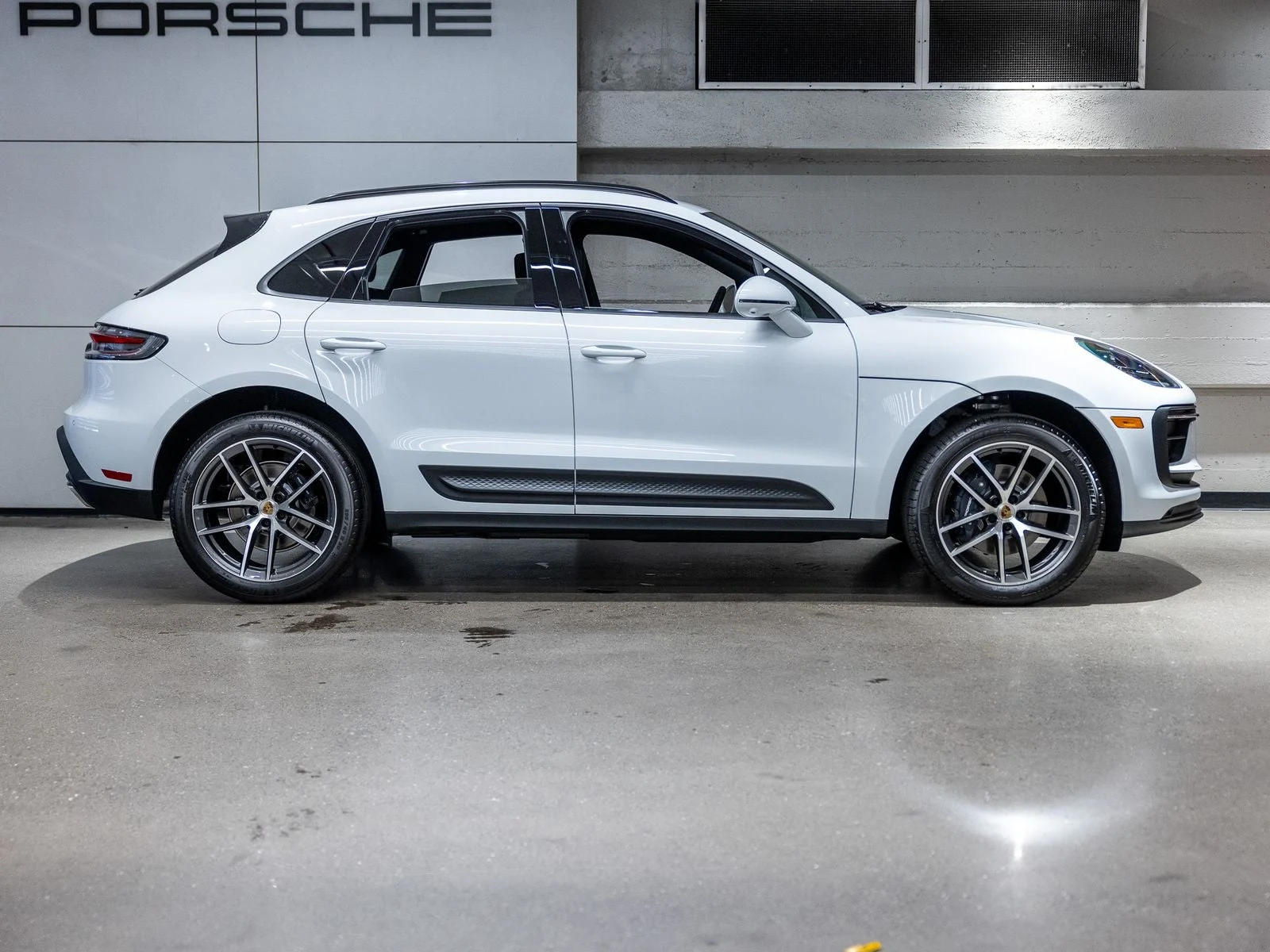 2026 Porsche Macan (95B), 9/20