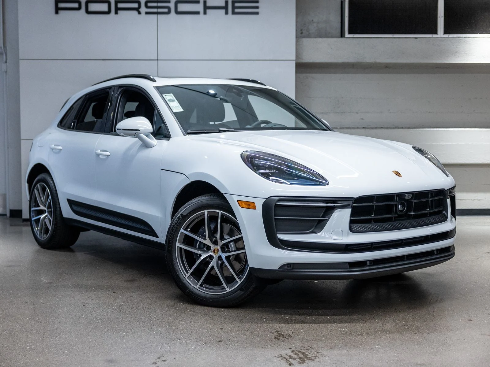 2026 Porsche Macan (95B), 10/20