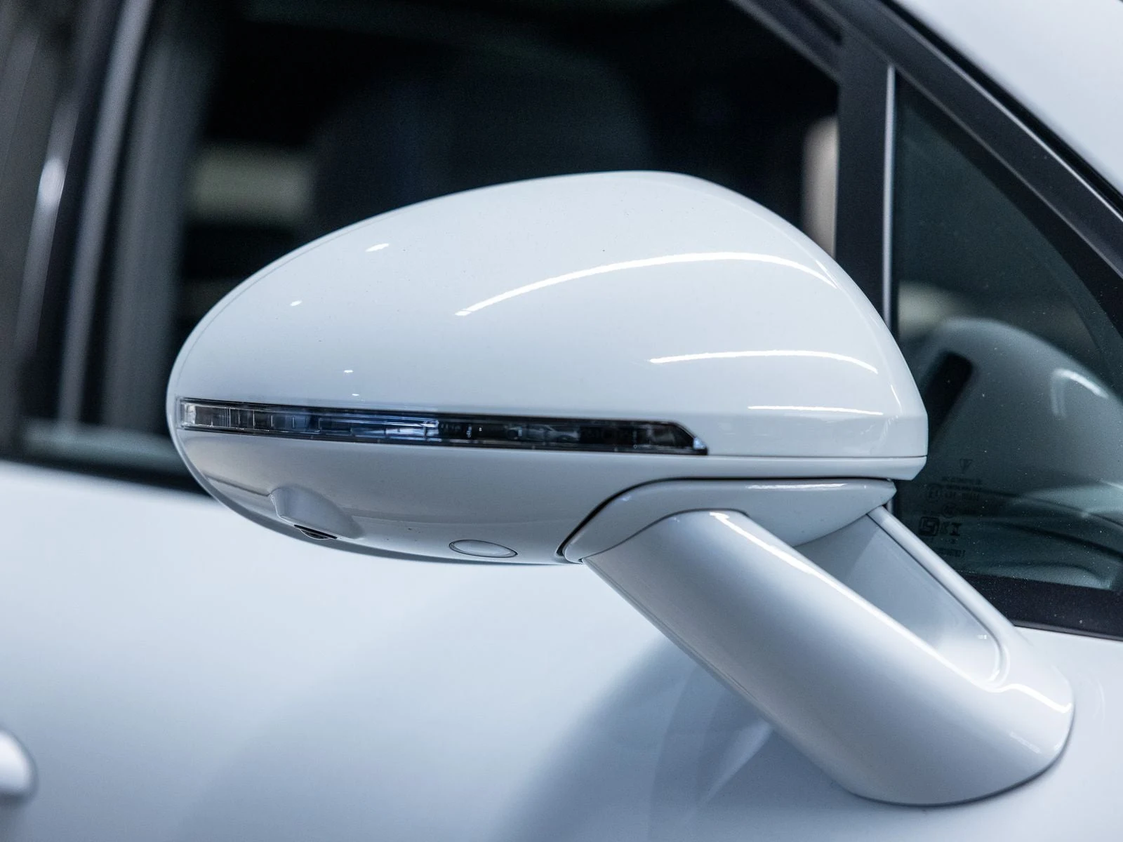 2026 Porsche Macan (95B), 15/20