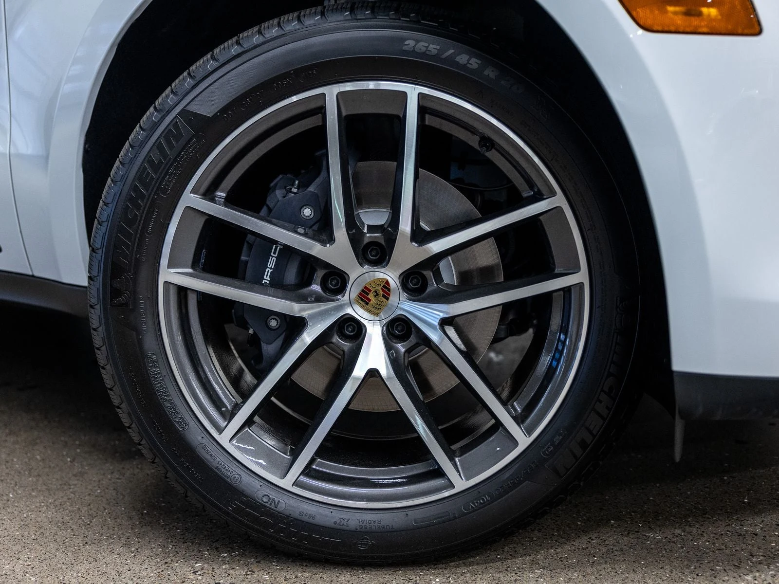 2026 Porsche Macan (95B), 19/20
