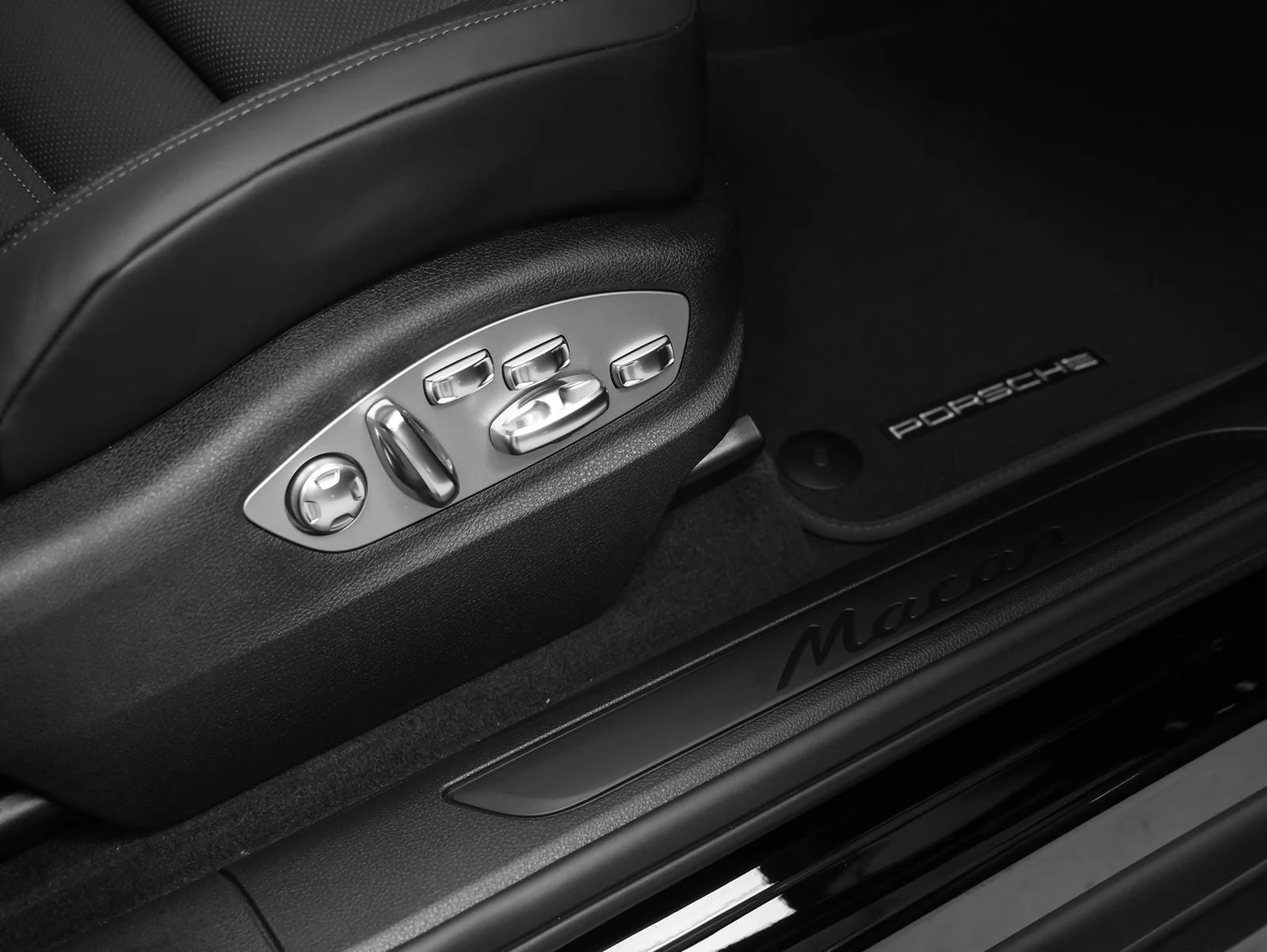 2026 Porsche Macan (95B), 19/20