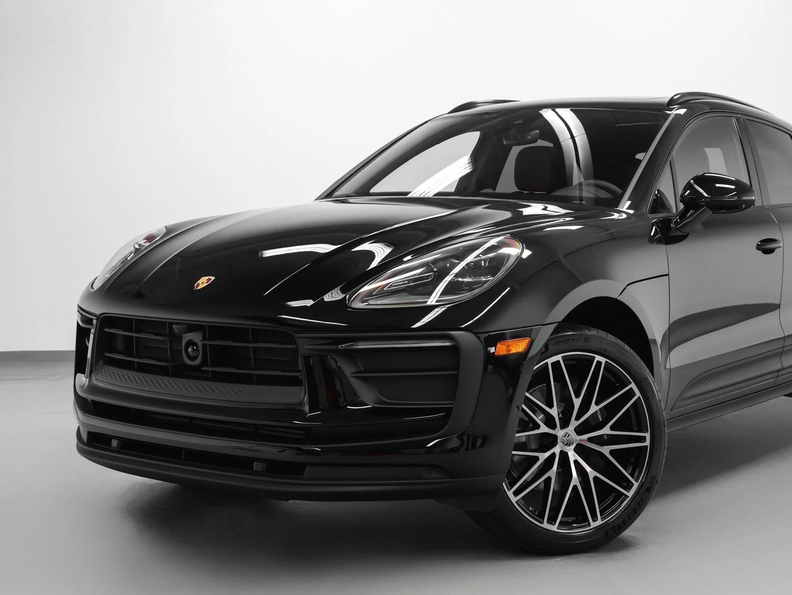 2026 Porsche Macan (95B), 6/20