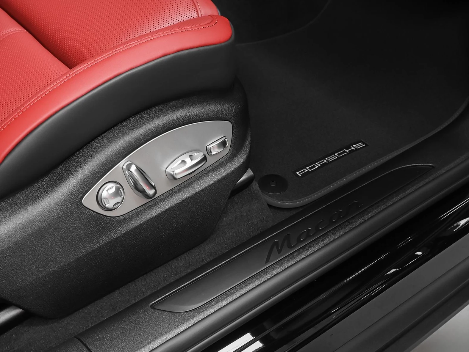 2026 Porsche Macan (95B), 17/20