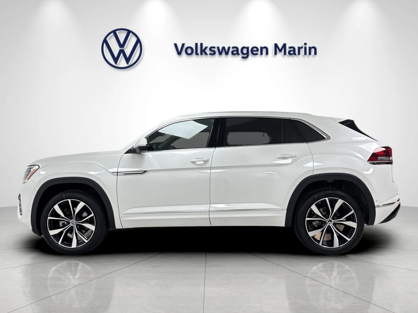 2026 Volkswagen Atlas Cross Sport 2.0T SEL Premium R-Line (2024 Update), 2/20