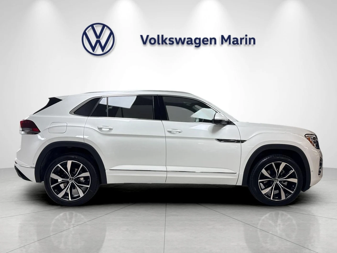 2026 Volkswagen Atlas Cross Sport 2.0T SEL Premium R-Line (2024 Update), 6/20