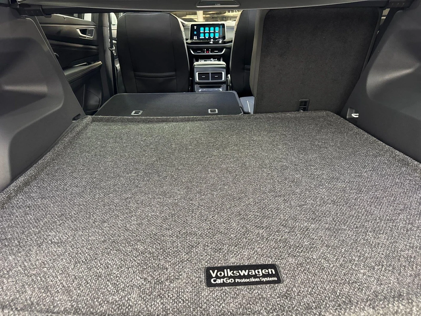 2026 Volkswagen Atlas Cross Sport 2.0T SEL Premium R-Line (2024 Update), 14/20